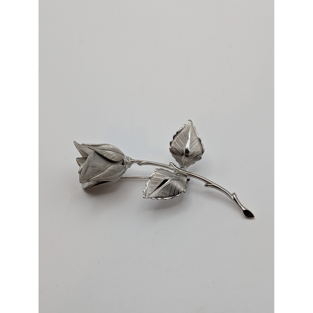 Giovanni Silver Tone Rose Bud Brooch Pin Textured Leaves Vintage 3 Inch